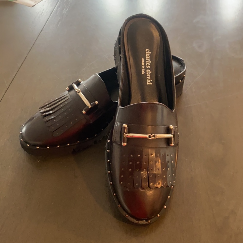 Charles David studded lug sole mules size 7 - Picture 6 of 6